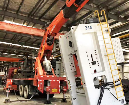 常熟提升工作效率，选择优质折臂吊租赁服务