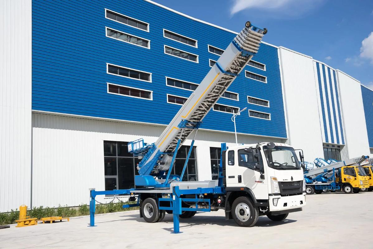 常熟小型云梯车上料车租赁多少钱