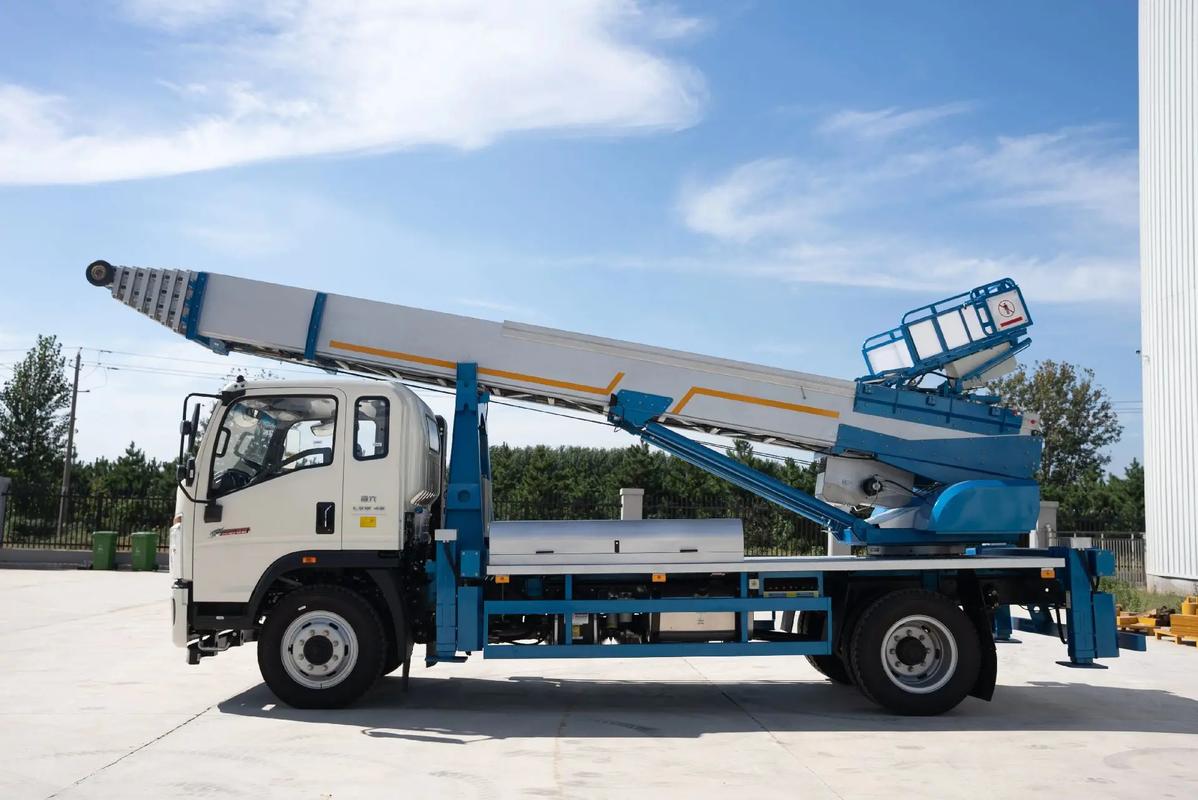 常熟云梯上料车租赁费用