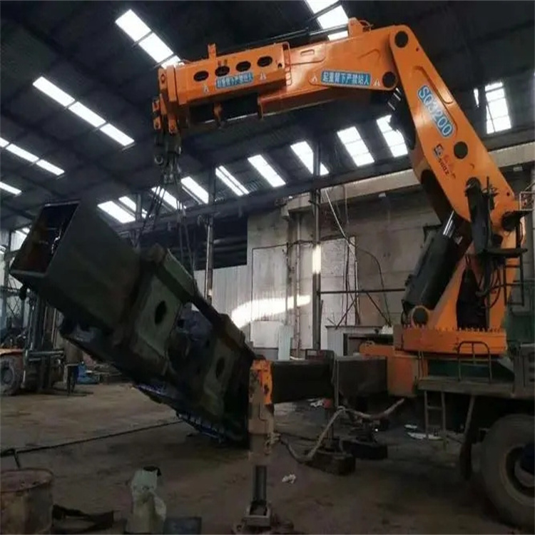 常熟130吨折臂吊车出租吊机租赁附近电话