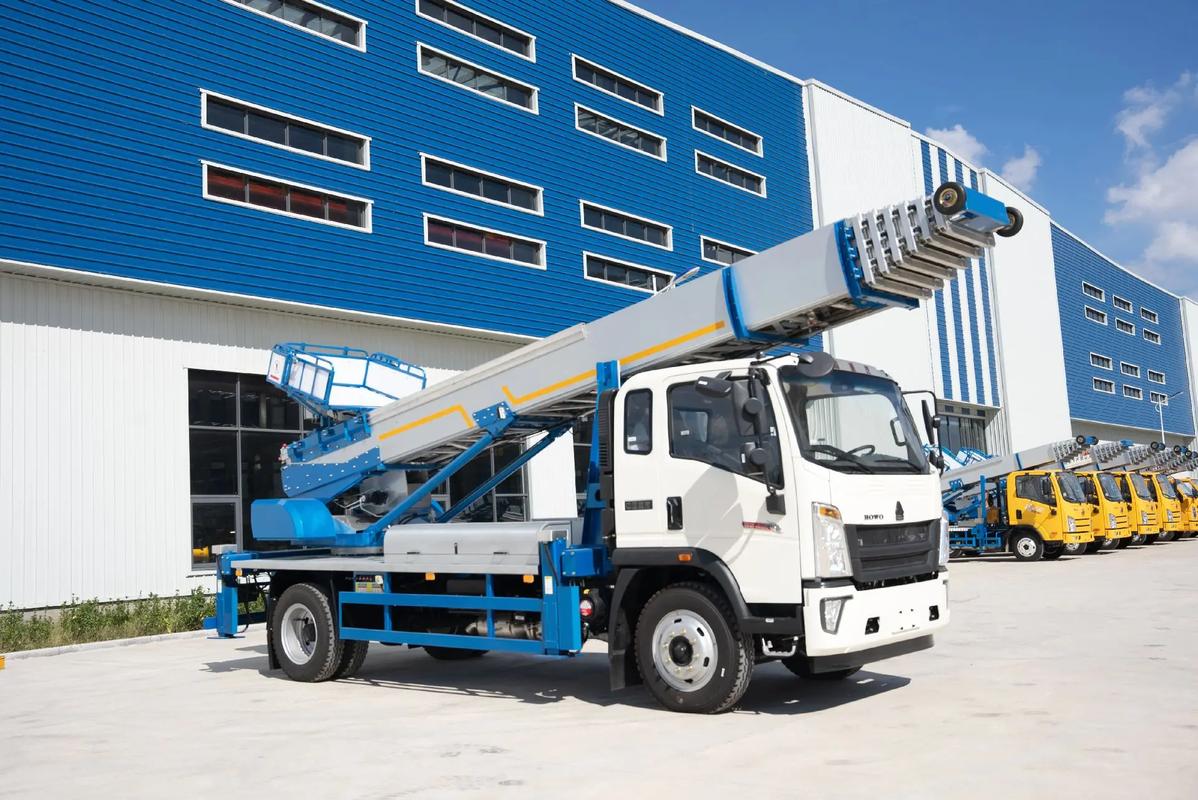 常熟出租云梯车高空作业车 建筑垃圾搬运